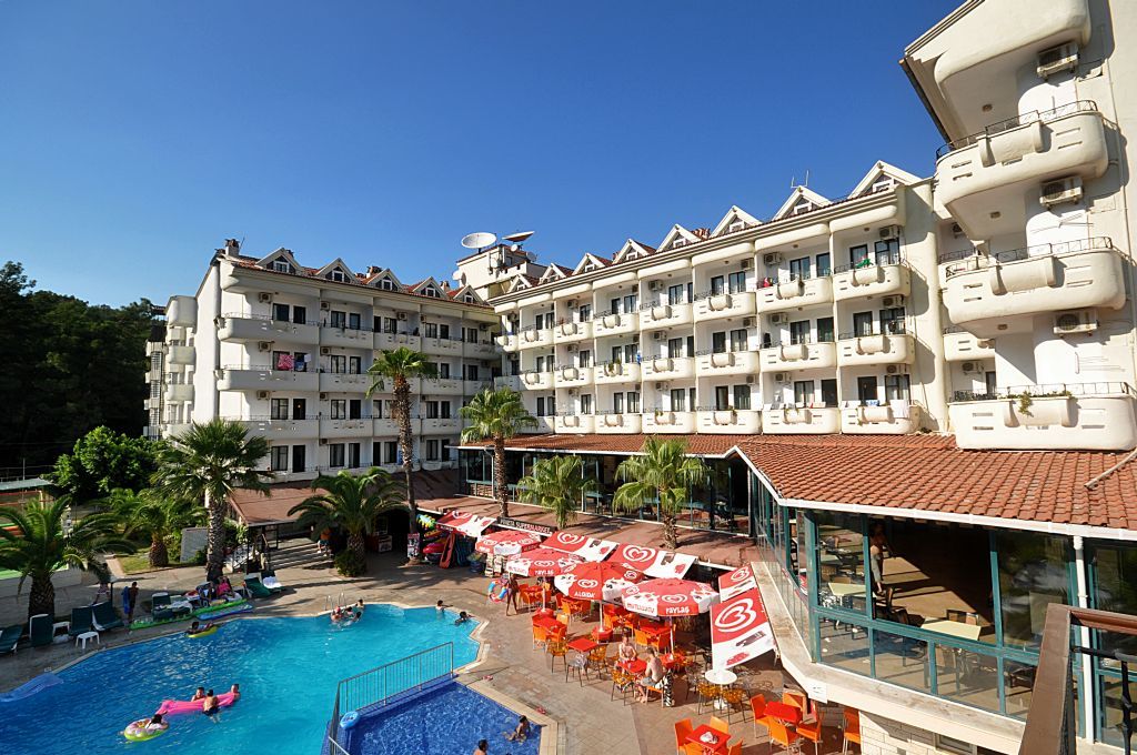 מרמריס Hotel Pineta Club מראה חיצוני תמונה